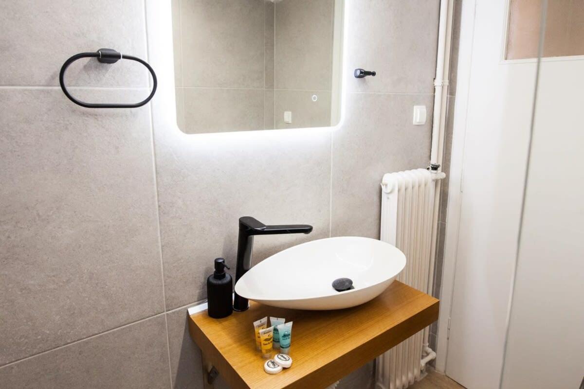 Contemporary Stylish Apartment Located Near Metaxourgeio Area Atény Exteriér fotografie