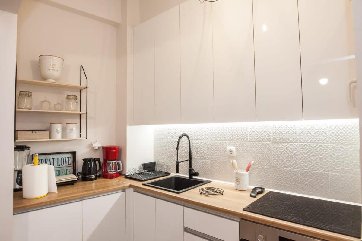 Contemporary Stylish Apartment Located Near Metaxourgeio Area Atény Exteriér fotografie